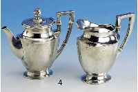 MokkakÄnnchen und Sahnegießer, Wien nach 1891, Empire-Stil, 800er Silber, Meistermarke VN = Viktor Nuber, reine Treibarbeit, Verzierungsteile z. ...