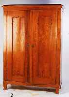 SCHRANK, UM 1870, ULME MASSIV, ZWEITÜRIG, ZERLEGBAR, TÜREN MIT VERTIEFTEN GESCHWUNGENEN FÜLLUNGEN, OHNE SCHLÜSSEL, CA. 187X137X59 CM, L. ...