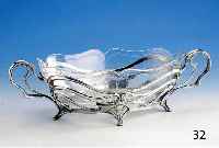 Anbietschale, WMF um 1902/03, Metall versilbert, reiner Jugendstil, Glasein- satz sek., H ca. 11 x 37 x 18 cm