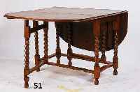 OBLONG TABLE, DOPPELKLAPPTISCH, ENGLAND, UM 1900/20, EICHE MASSIV, SEITLICH DOPPELT AUSSTELLBAR, UMLAUFENDE FUßLEISTE, GUTER ZUSTAND, ...