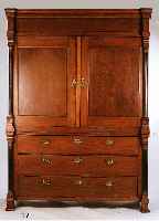 AUFSATZSCHRANK, NIEDERLANDE, UM 1810-20, EICHE MASSIV, MIT DREI SCHÜBEN, AUFSATZ 2- TÜRIG, DREI INNENSCHUBLADEN, DARUNTER 2 GE- HEIMFÄCHER, 2 ...