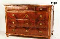 Kommode, Louis-Seize, um 1780/90, Mahagoni- furnier, vier Schubladen, BeschlÄge und Goldfassungen spÄter, rote geÄderte Marmor- platte, ...