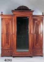 3-TEILIGER KLEIDERSCHRANK, DEUTSCH, UM 1880, GRÜNDERZEIT, NUßBAUMFURNIER, KASSETTEN Z.T. WURZELNUßFURNIER, MITTELTEIL MIT GROßEM SPIE- GELGLAS, ...