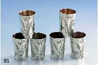 6 kl. Becher, Rußland um 1900, 84er Silberm reiner Jugendstil, florale Gravur, H ca. 4 cm