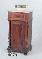 NACHTSCHRÄNKCHEN MIT NACHTTOPF, DEUTSCH, 1890, NUßBAUM, NACHTTOPF VILLEROY & BOCH, FEIN- STEINGUT, LITHOGRAPHIERT, NACHTSCHRÄNKCHEN CA. 83X43X38 ...