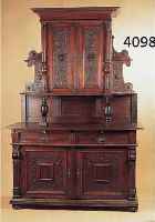 GROßES AUFSATZBUFFET, DEUTSCH, UM 1890, EICHE MASSIV, KASSETTIERT, MIT GESCHNITZTEN KASSETTEN, AUSZIEHBARE ARBEITSPLATTE, L. GEBRAUCHSSCHÄDEN, ...