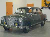 Mercedes Benz, 190B, EZ 1959; Farbe grau; ab- gelesene Kilometer 8777 km; Restaurierungs- objekt (EHZ5), nicht fahrbereit, Vollabnahme notwendig; ...