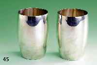 2 Becher, 925er Silber, Grimminger Pforzheim, total c.a 26 g, zeitlose, glatte Form, H ca. 10.5 cm