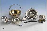 Konvolut 6 Teesiebe, 1 x um 1880, 800er Silber, deutsch, Berlin, feststehendes Sieb, schwenkbar, Ausguß mit Ebenholzgriff; 1 x Schale, ...