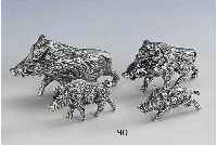 Gruppe 4 Wildschweine, 925er Silber, massive Ausf., lebendige, naturalist.-ideal. Darstellung einer Gruppe, L. bis ca. 8 cm, total ca. 345 g