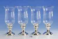 4 Kerzenleuchter mit Windfang, Amerika, 925er Silber, gefÜllt, verbeult, Glas mit Trauben dekor, alle identisch, H. ca. 9 bzw. 22 cm
