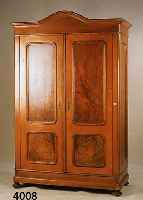 KLEIDERSCHRANK, DEUTSCH, UM 1900, BAROCKSTIL , TRAGETEILE NUßBAUM MASSIV, KORPUS Z.T. WEICH HOLZ, WURZELNUßFURNIER GESPIEGELT, SEHR LEBEN- DIG, ...
