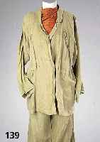 JIL SANDER Leinen-Hosenanzug, 100% kahkifarb. Leinen, Gr. lt. Label 40, best. aus weiter Bluse, lange Ärmel und langer Hose, l. Tragespuren, ...