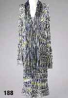 MISSONI-Strickkleid mit Fransenschal. 100% Rayon, bunte Missoni-Optik, lange Ärmel, Rundhalsausschnitt, RÜckenl. ca. 105 cm, Fransenschal B ca. ...