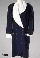 KARL LAGERFELD Mantelkleid, Matrosenlook, Acetat/Viskose marineblau mit weißen Manschetten, Kragen und Paspeln, 2-reihig geknÖpft, asymm. ...