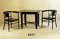 Tisch und zwei StÜhle, deutsch um 1900, ArmlehnstÜhle von der Fa. Thonet, alles spÄter schwarz lackiert, gut zusammen passend, 75 x 89 x 89 cm, ...