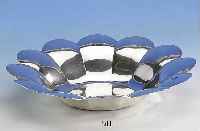 Anbietschale, Amerika, Gorham, 925er Silber, BlÜtenform, um 1935, ca. 860 g, D ca. 32 cm