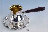 Kleine Sauciere auf Unterteller, deutsch Meistermarke EH, Sauciere mit Innen- vergoldung, Ausguß seitl. Griff Holz, Unter- teller m. ...