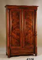 KLEIDERSCHRANK, DEUTSCH, UM 1890/1900, KORPUS WEICHHOLZ, WURZELNUßFURNIER GESPIEGELT, ORIGINAL BESCHLÄGE, 3/4 SÄULEN GEDRECHSELT UND GERIEFT, ...