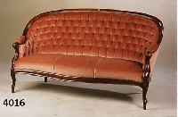 SOFA, DEUTSCH, 1835-40, LOUIS-PHILIPP-STIL, RAHMEN NUß UND MAHAGONI, NEU AUFGEPOLSTERT VON SEHR GUTER QUALITÄT, MOHAIRBEZUG, IN SICH LEICHT ...