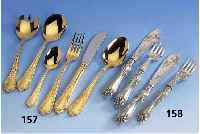 Besteck fÜr 12 Personen, 24 kt hartvergoldet, best. aus: 12 Gabeln, 12 Messer, 12 LÖffel, 12 KaffeelÖffel, 12 Kuchengabeln, 9 diverse ...
