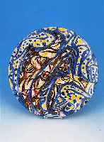 Zierteller, Karlsruher Majolika, 1992, "Atalanta" von W. GlÖckler, blau und gelb bemalt, Goldstaffage, D. ca. 42 cm