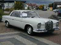 Daimler Benz 300 SE/C; EZ: 01.1967; 2975 ccm, 125 KW (170 PS), abgelesene Km 32612, lt. An- gaben 132612 km; Coupe; Leder (dunkelrot), Automatik ...