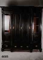 Vielzweckschrank, wohl Belgien, 1890/1900, Eiche massi bzw. z.T. Weichholz, GrÜnderzeit- stil, 3-geteilt, Mittelteil vorspringend, Lisenen 4-fach ...