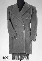 ESCADA-2-Teiler, Gehrock, graue Wolle/Schurwolle/Cashora, Gr. ca. 40, 2-reihig, RÜckenl. ca. 83 cm, dazu: ESCADA-Strickrock Schurwolle/Kaschmir, ...