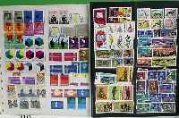 Briefmarken-Zusammenstellung DDR, Überwie- gend postfrisch, teils mehrfach, besonders die Blocks und Kleinbogen aus ca. 1965-1985, lt. ...