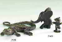 2 Hagenauer-Skulpturen, um 1950, "Elefant", H. ca. 6 cm; "Kleiner BÄr", H. ca. 4.5 cm, monogr. WHW u. Hagenauer Wien, teilge- ...
