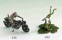 Wiener Bronze, nach 1900, "Katze auf Motorrad", H. ca. 5 cm, L. ca. 6.5 cm, Meistermarke "FBW" - F. Bermann, bunt staff.