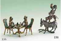 Wiener Bronze, nach 1900, "Zwei schach- spielende Hunde", H. ca. 6 cm, L. ca. 9 cm, Meistermarke "FBW" - F. Bermann, bunt ...