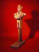 Greiner, Baldur, 1946 geb. Darmstadt, stud. Hochschule fÜr bildende KÜnste in Ham- burg, verschiedene Ausstellungen, hier: Fetisch, 1974, Holz, ...