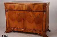 Kommode, sÜddeutsch, um 1835, Korpus Weich- holz, Wurzelnußfurnier gespiegelt, Kanten und Zierteile massiv, sehr schÖnes Bild, sammel- wÜrdig, ...