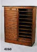 Doppelrollschrank, deutsch, 1910/15, Kiefer massiv, Inneneinrichtung reiche FÄchereintei- lung, wohnfertig, min. restauriert, ca. 111x93 x40 cm