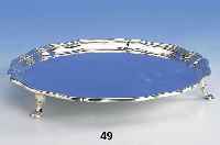 Tablett auf 3 FÜßen, England, Birmingham, 925er Silber, ca. 570 g, H ca. 3.5 cm, D ca. 26 cm
