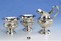 Sahnegießer und 2 Zuckerschalen, um 1860, 13-lÖtig, deutsch, graviert, in Kartuschen Rosen und Akanthusbandverzierung, 1 x teil- vergoldet, ...