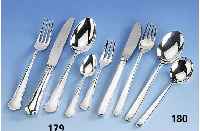 Besteck fÜr 6 Personen, deutsch, Wilkens Bremen, 800er Silber, best. aus: 6 Messer (Klingen Stahl, Griffe gefÜllt), 6 Gabeln, 3 LÖffel, 6 ...