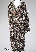 Missoni-Wollkleid, Gr. 42, mittig mit Gummizug, dadurch LÄnge variier- bar, L. ca. 113 cm