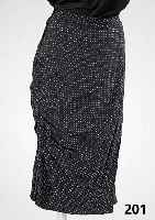 VERSACE-Rock mit eingearbeiteter Hose, Gr. 42, 100 % Seide, schwarz/weiß, Rock mit Schlitz, seitl. gesmogt, dadurch Hose sicht- bar, L. ca. 70 cm