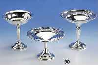 Knvolut 3 Fußanbietschalen, Amerika, 925er Silber, Fuß gefÜllt, versch. Dekore, 2 x mit Durchbrucharbeit, H. ca. 10.5 - 15 cm, D. ca. 13.5 - ...