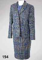 KostÜm mit Bluse, Gr. 40, LIZ MALRAUX-Design, Blau-Melange-Karo, best. aus: Jacke und Rock, passende Kurzarmseidenbluse mit losem ...