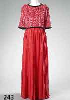 Langes rotes Abendkleid, Gr. 40, LIZ MALRAUX Design, Ärmel und Ausschnitt schwarz eingefaßt, Oberteil mit Pailetten und Perlen bestickt, L. ca. ...