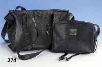 Konvolut 2 MCM-Taschen: 1 x Shopper, schwarzer Kunststoff mit MCM- Zeichen, RV, neuwertig, ca. 36 x 23 cm; UmhÄngetasche, schwarzer Kunststoff, ...
