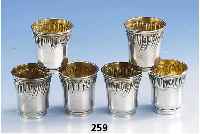 6 Schnapsbecher, Frankreich um 1900, 950er Silber, Meistermarke L & L mit Sternen, barodckisierender Dekor, Innenverg., H ca. 4 cm