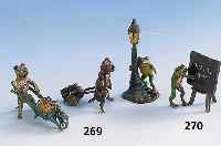 Konvolut "Wiener Bronze", nach 1900, "Frosch an einer Laterne", H. ca. 6,5 cm; "Frosch an einer Tafel", H. ca. 4 cm, ...