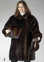 Dunkelbrauner Nerz-Kurzmantel mit Muff und Stirnband, Gr. ca. 40, weiter Schnitt, weite Ärmel, Ärmelabschluß gerafft, kl. Kragen, 1 großer ...