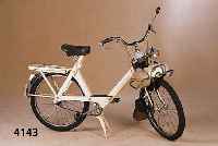 Velo Solex, 3800 Spezial, Frankreich, Bj 1969 Antrieb Über Reibrolle auf Vorderrad, origina l weiß (selten gelackt), Edelstahlschutzbleche , ...