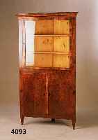 Eckvitrine, deutsch,um 1900, z.T. aus alten Teilen gefertigt, ca. 164x91x38 Schenkeltiefe ca. 57 cm